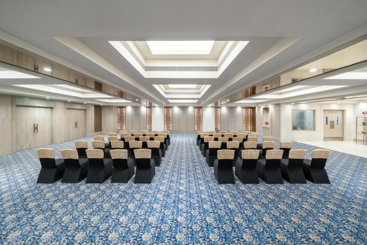 Vivanta Ahmedabad Sg Highway Eksteriør bilde