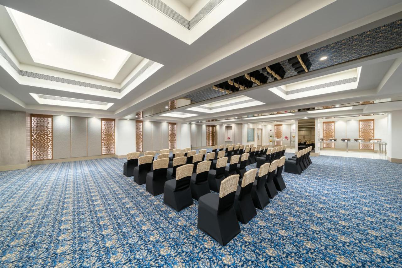 Vivanta Ahmedabad Sg Highway Eksteriør bilde